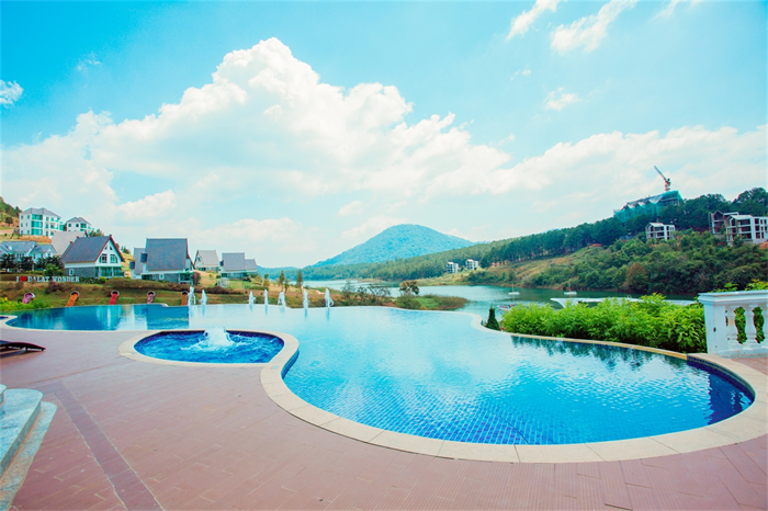 HỒ BƠI VÔ CỰC